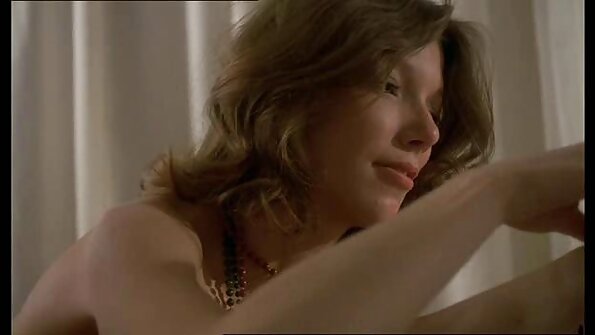 Latina Desiree Dulce با سینه های کامل توسط یک سابق در داستان سکس با مادر زن آشپزخانه لعنتی می شود
